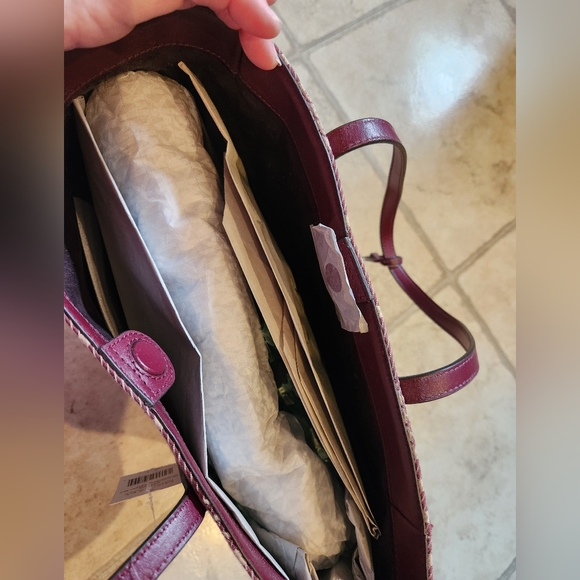 Michael Kors shopping tote Bag ~ color Berry - Picture 4 of 7